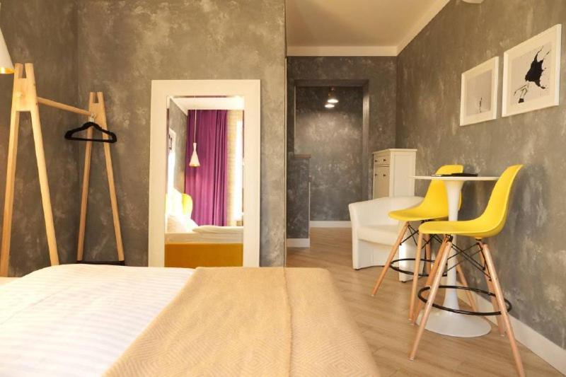 Don Papa Apartments In City Center Kyiv Exterior photo